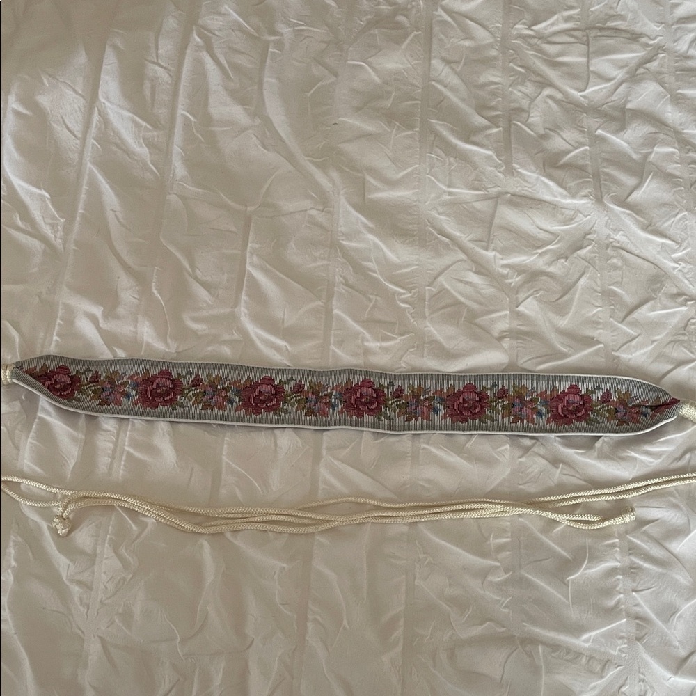 Vintage rose tapestry wrap style belt